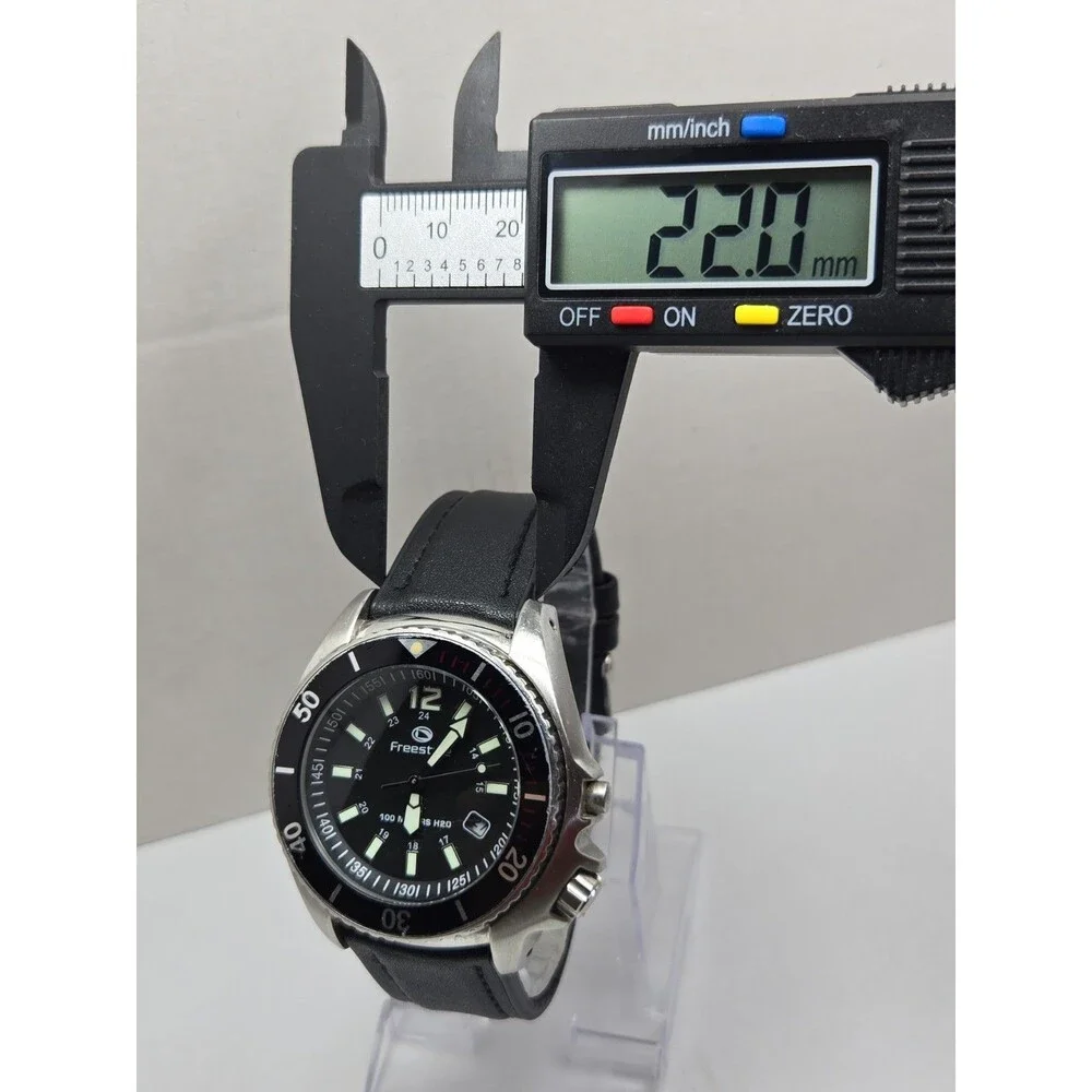Freestyle Sand Tiger Mens Dive Watch 100M Black Dial Mineral Crystal New Battery